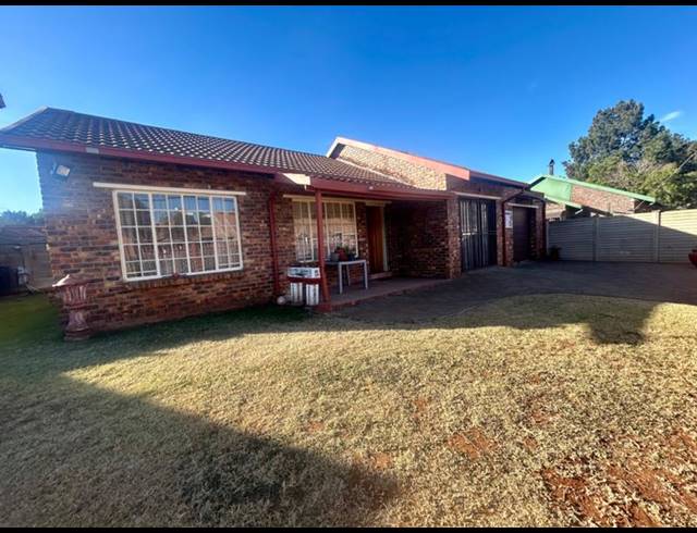 2 BEDROOM HOUSE FOR SALE IN VANDERBIJLPARK CE 1